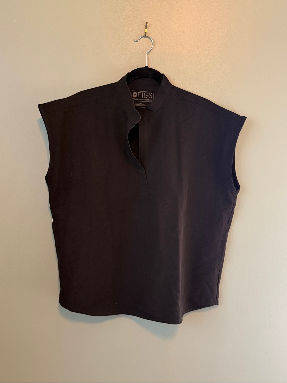 FIGS - Rafaela Oversized Scrub Top™ - Black - M